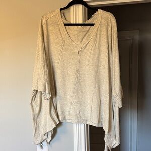 Oli & Hali Cream V-Neck Sweatshirt